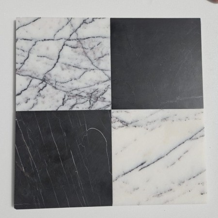 Ekstremt elegant mosaikk i lilac og svart marmor 15x15 cm.